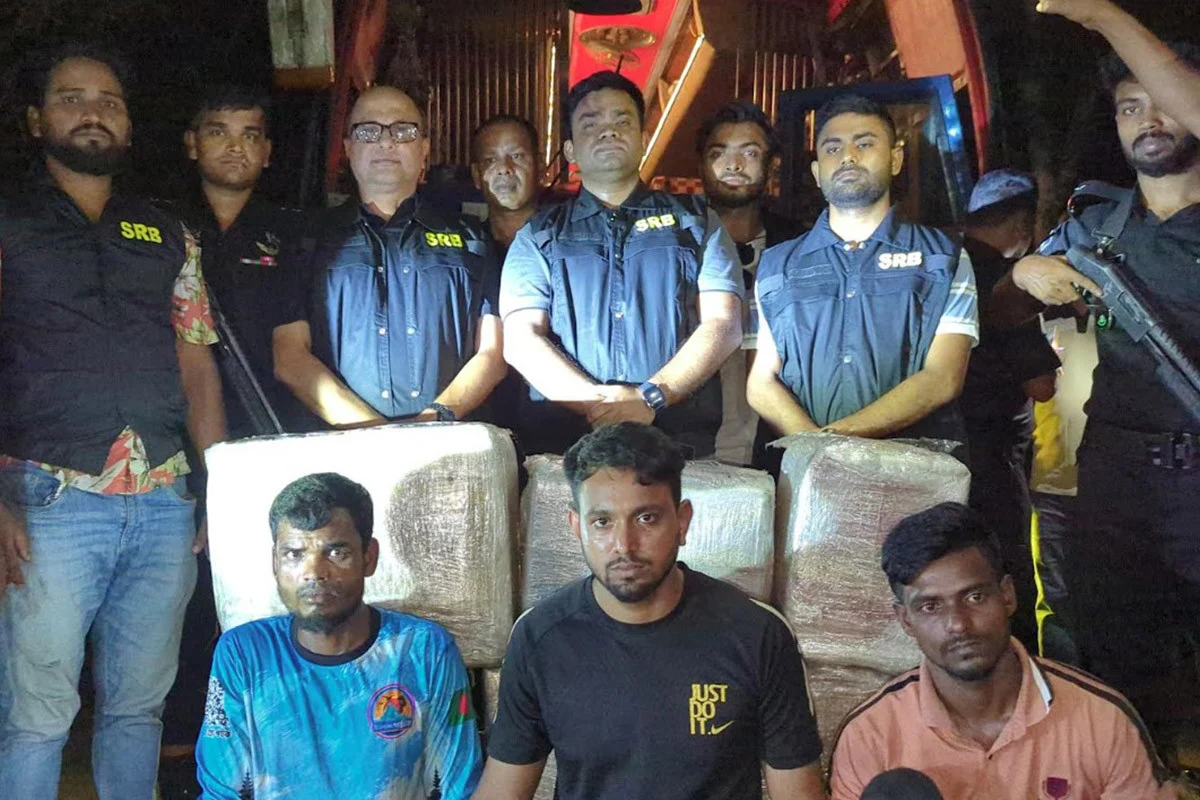 মোংলায় গাজাসহ আটক ৩